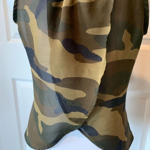 🎄Prototype Camo Buttondown Wrap-back Blouse - Picture 4 of 7